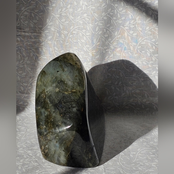 Labradorite Crystal Free Form - Picture 4 of 7